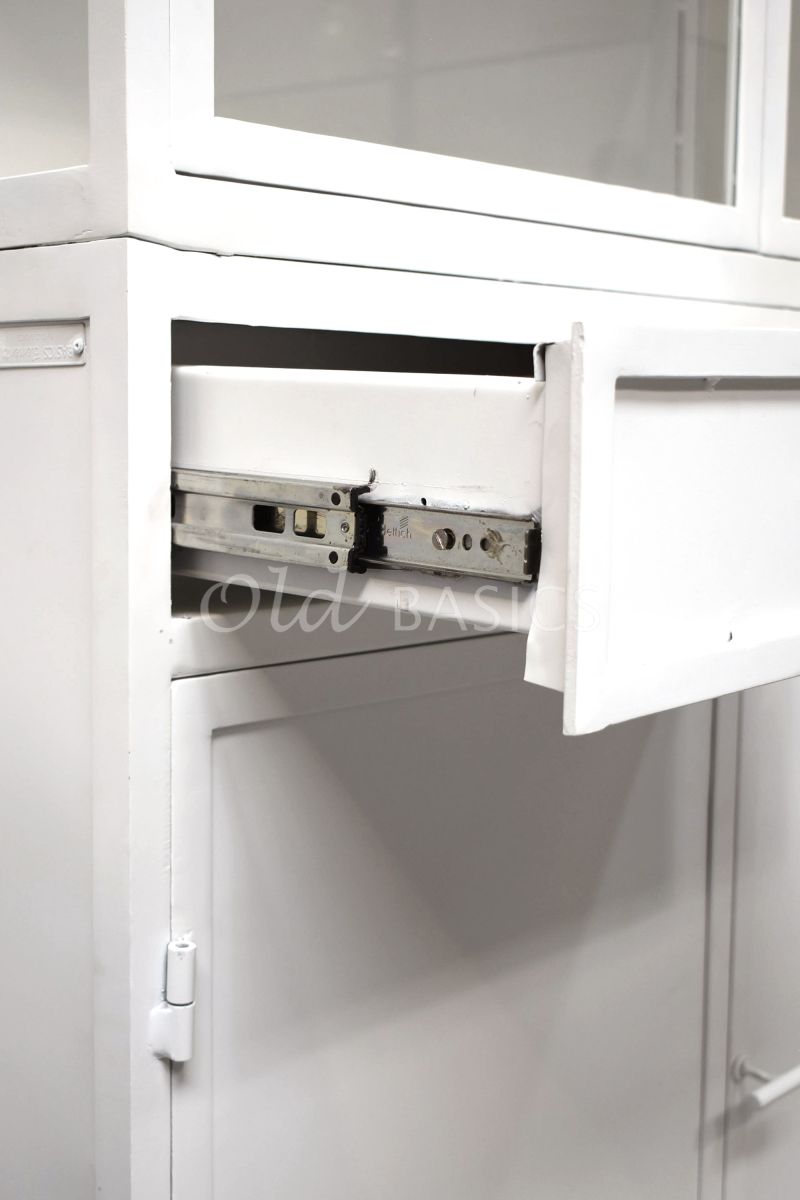 Detail van Apothekerskast Ivar Ladre Blanc, wit, materiaal staal